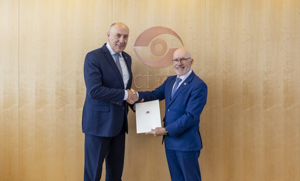 Ambasadorius K. Kudzmanas įteikė skiriamuosius raštus Visuotinio branduolinių bandymų uždraudimo sutarties organizacijos vykdančiajam sekretoriui  
