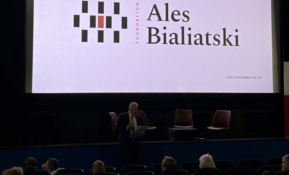 Atstovybės surengtoje filmo „Bialiackis | Nepalaužiamas“ peržiūroje – dėmesys žmogaus teisių gynėjų kovai už laisvę ir demokratiją Baltarusijoje