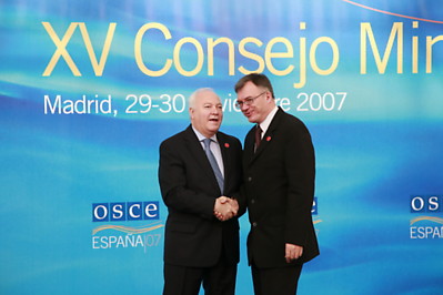 Lietuvos užsienio reikalų ministras P.Vaitiekūnas su ESBO pirmininku Ispanijos užsienio reikalų ministru A.Moratinos ESBO Ministrų Taryboje Madride
